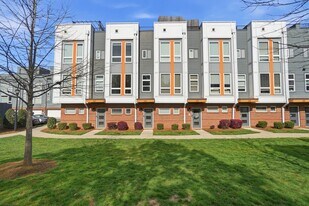 523 Sedgefield Park Dr in Charlotte, NC - Building Photo