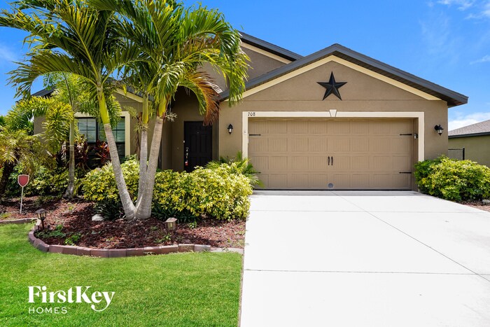 708 Evening Shade Ln in Lehigh Acres, FL - Building Photo