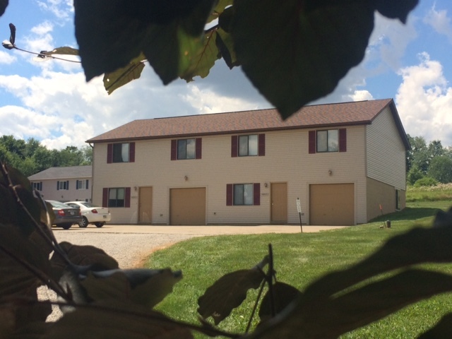 4805 Sunnybrook Rd, Unit 4803 in Kent, OH - Building Photo