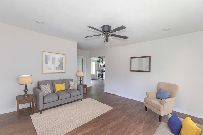 property at 1124 N Lynn St