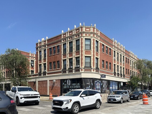 property at 2737 N Spaulding Ave