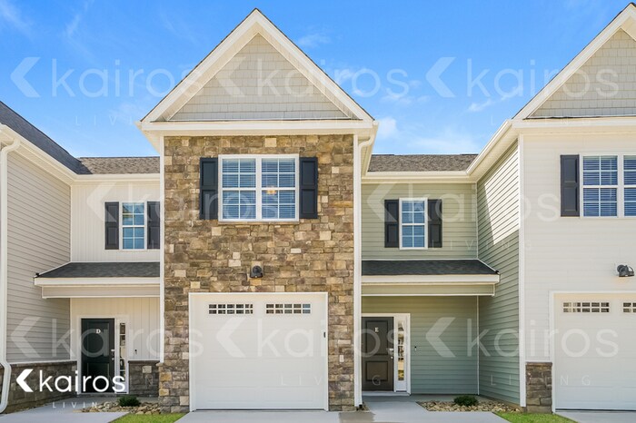 3708 Oak Leaf Wy in Greenville, NC - Building Photo
