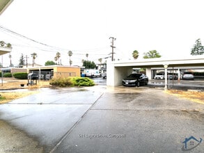 611 Laura Dr, Unit A in Campbell, CA - Foto de edificio - Building Photo
