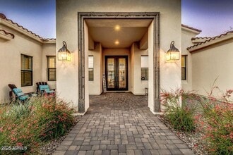 2836 E Carob Dr in Chandler, AZ - Building Photo - Building Photo