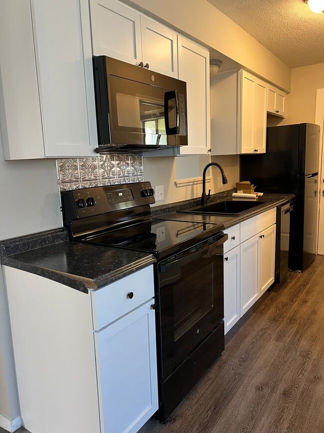 property at 1402 E Commercial St
