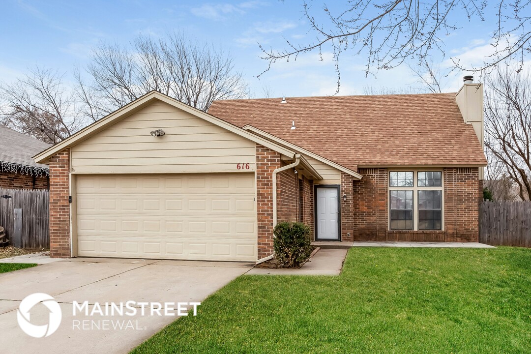 616 Firelane Rd in Edmond, OK - Foto de edificio