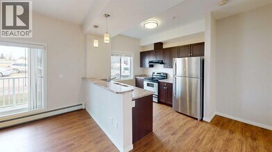 10004-1097A 97A St in Grande Prairie, AB - Building Photo - Building Photo