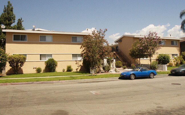 437-440 E Algrove St in Covina, CA - Foto de edificio - Building Photo