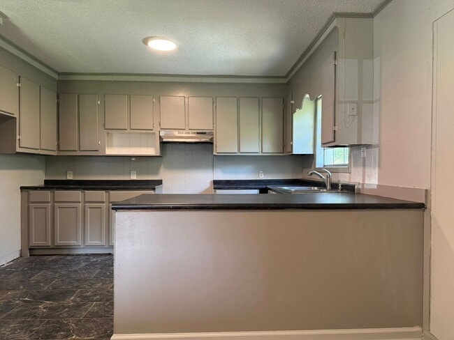 822 Laura St in Hattiesburg, MS - Foto de edificio - Building Photo