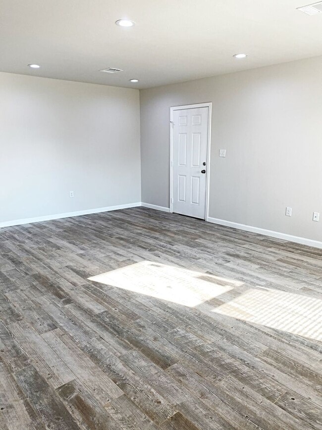 380 Bower Rd in Bridge City, TX - Building Photo - Building Photo