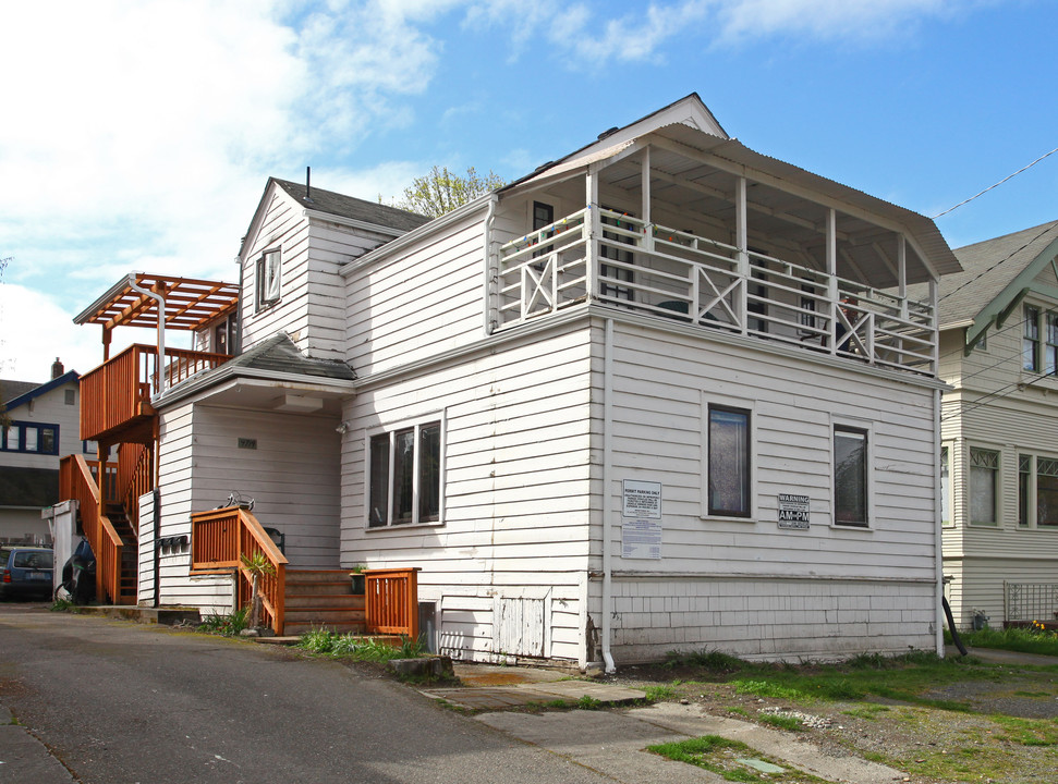 4719 21st Ave NE in Seattle, WA - Building Photo