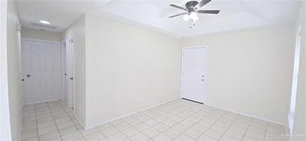 900 W Caffery Ave in Pharr, TX - Building Photo - Building Photo