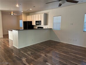 7760 Vestibule Ct in Las Vegas, NV - Building Photo - Building Photo