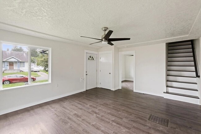 property at 3029 N Hunt St