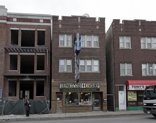 1955 W Belmont Ave in Chicago, IL - Building Photo - Building Photo