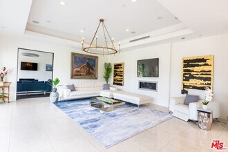 12148 Travis St in Los Angeles, CA - Building Photo - Building Photo