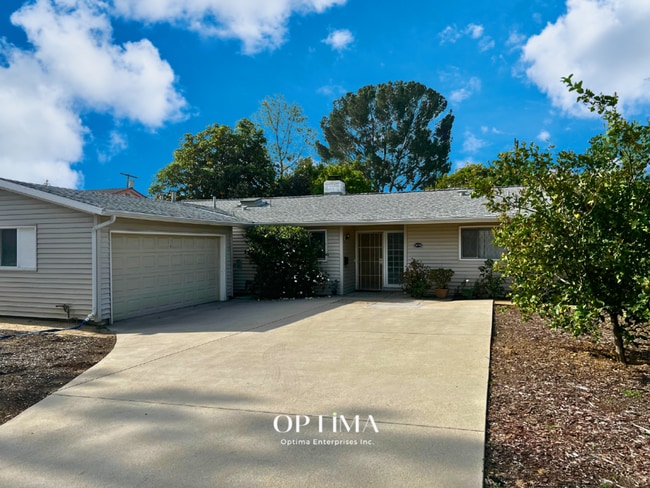 16744 Donmetz St in Los Angeles, CA - Building Photo - Building Photo