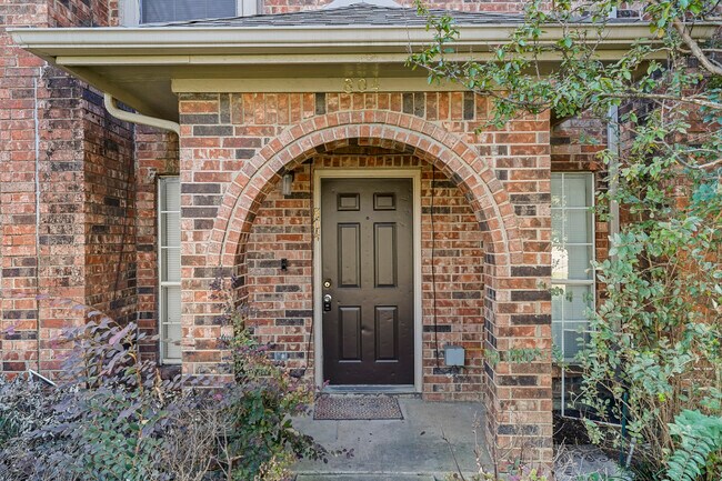 804 Custer St in Arlington, TX - Foto de edificio - Building Photo