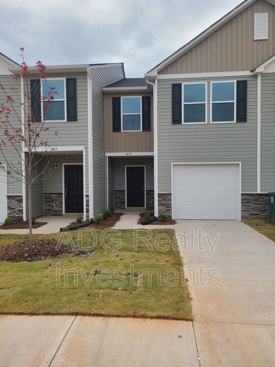 1459 Cypress Loop in Newton, NC - Building Photo