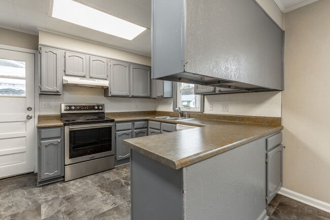 property at 5501 Rosemont Dr