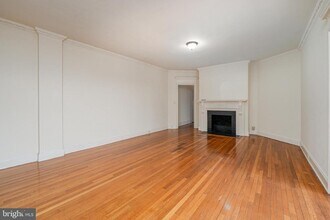 100 W University Pkwy in Baltimore, MD - Building Photo - Building Photo