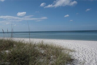525 Portside Dr in Naples, FL - Building Photo - Building Photo