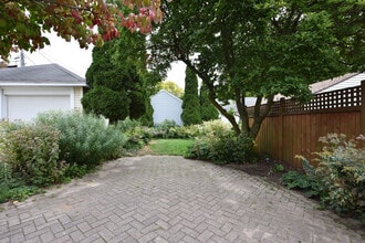 5706 N Bay Ridge Ave, Unit Upper Unit in Milwaukee, WI - Building Photo - Building Photo