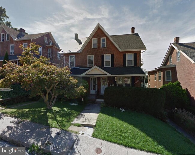 property at 124 S 6th Ave