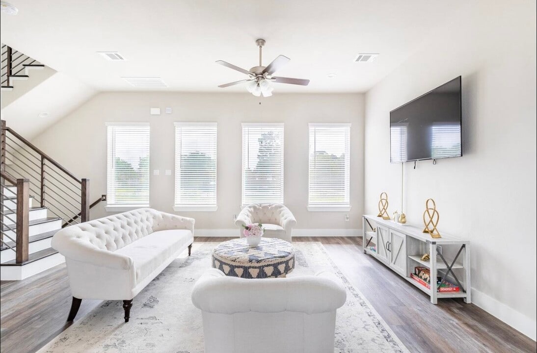 1740 Cove Cres Ct in Houston, TX - Building Photo