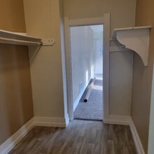 338 SE Jackson St, Unit #1 in Roseburg, OR - Foto de edificio - Building Photo