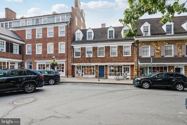 31 Palmer Square W, Unit A in Princeton, NJ - Building Photo - Building Photo