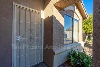 1362 N McKenna Ln in Gilbert, AZ - Building Photo - Building Photo