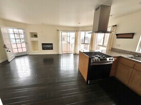 231 42nd St in Manhattan Beach, CA - Building Photo