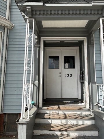 132 Chelsea St in Boston, MA - Building Photo - Building Photo