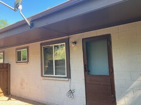 3 Arapahoe Pl in Manitou Springs, CO - Building Photo