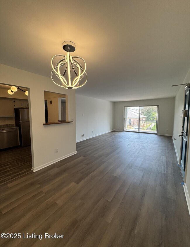 716 Highwood Dr in Louisville, KY - Foto de edificio - Building Photo