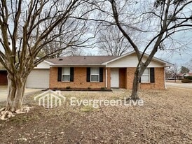 100 Aleron Ct in Raeford, NC - Building Photo