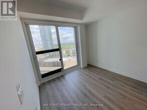 771 Yonge St in Toronto, ON - Building Photo - Building Photo