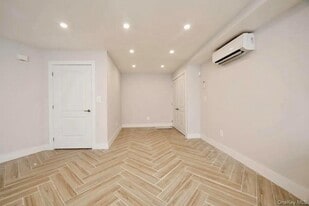 113-42 Springfield Blvd in Queens, NY - Building Photo