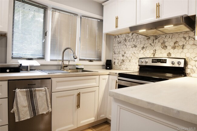 617 Smithtown Ave in Bohemia, NY - Building Photo - Building Photo