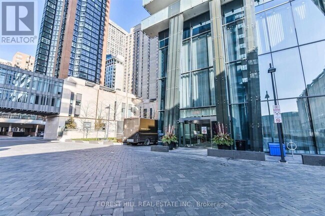 1080-1080 Bay St. in Toronto, ON - Building Photo - Building Photo