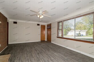 152 Flora Dr in St. Louis, MO - Building Photo - Building Photo