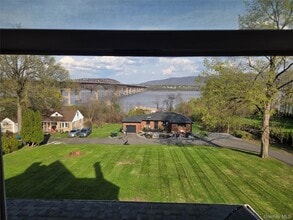 514 Grand Ave, Unit 2E in Newburgh, NY - Building Photo - Building Photo