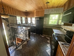 403 W Quincy St in Pittsburg, KS - Building Photo - Building Photo