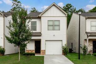 6124 Avery St SW in Covington, GA - Building Photo