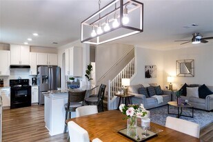 9006 Golden Leaf Dr in Austin, TX - Building Photo