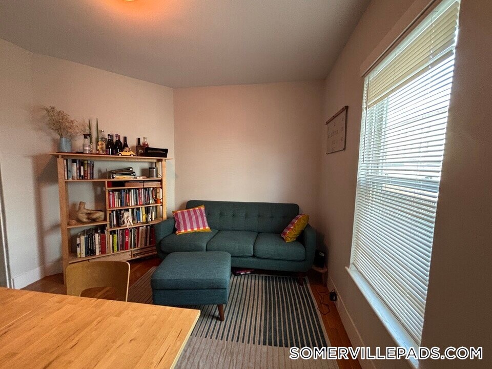 69 Raymond Ave in Somerville, MA - Building Photo