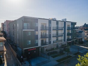 850 S Gramercy Pl in Los Angeles, CA - Foto de edificio - Other