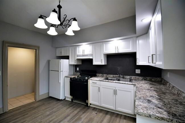 710 W 4th St in Red Wing, MN - Foto de edificio - Building Photo