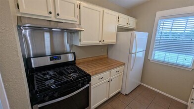 2010 Leeann Dr in Austin, TX - Building Photo - Building Photo